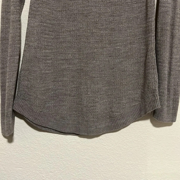 Sweet Romeo Long Sleeve light sweater size Large - Picture 4 of 4